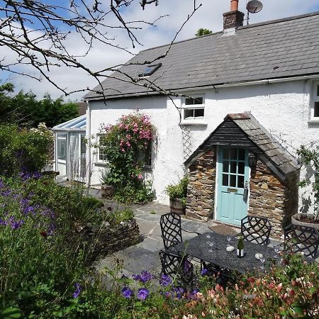 Mays Cottage Saint Issey Bagian luar foto