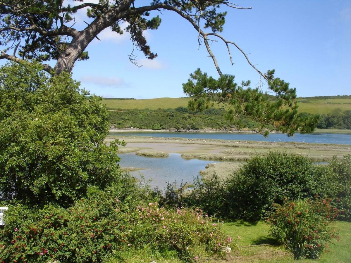 Mays Cottage Saint Issey Bagian luar foto